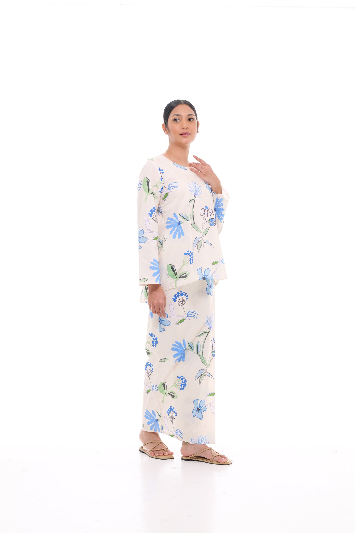 Jamilah Top in White and Blue