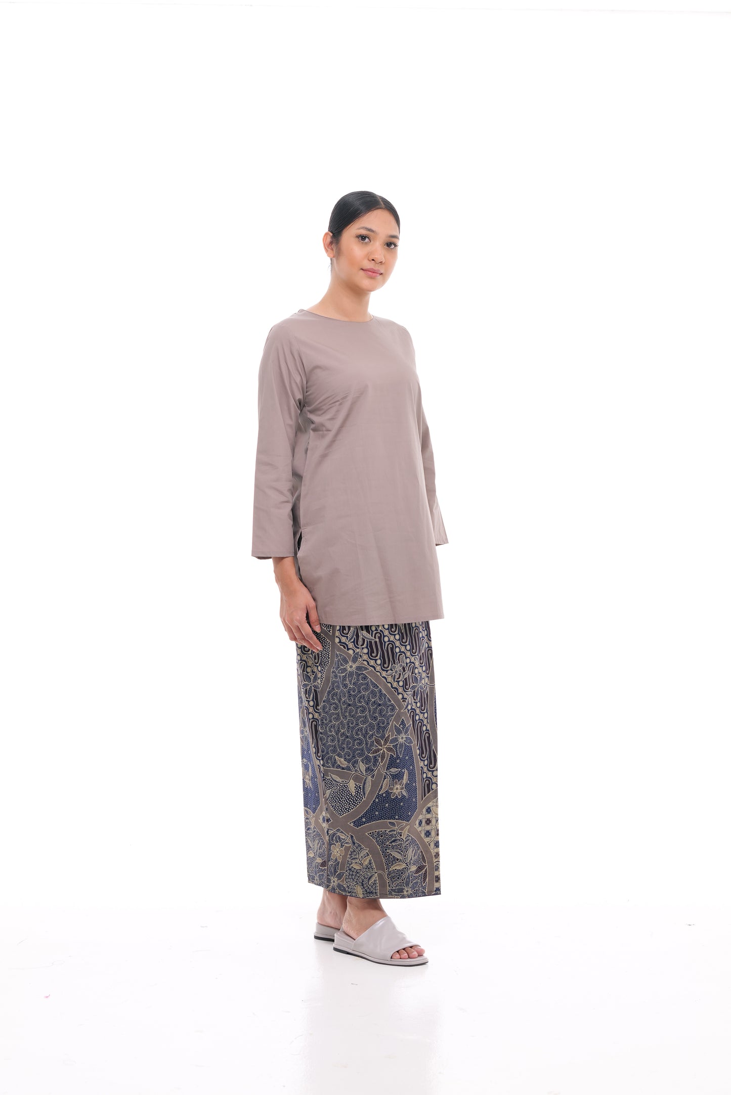 Nabilah Kurung in Earl Grey