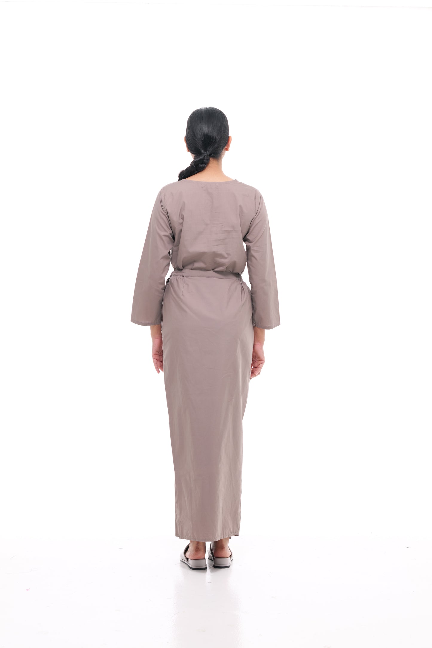 Nabilah Sarung in Earl Grey