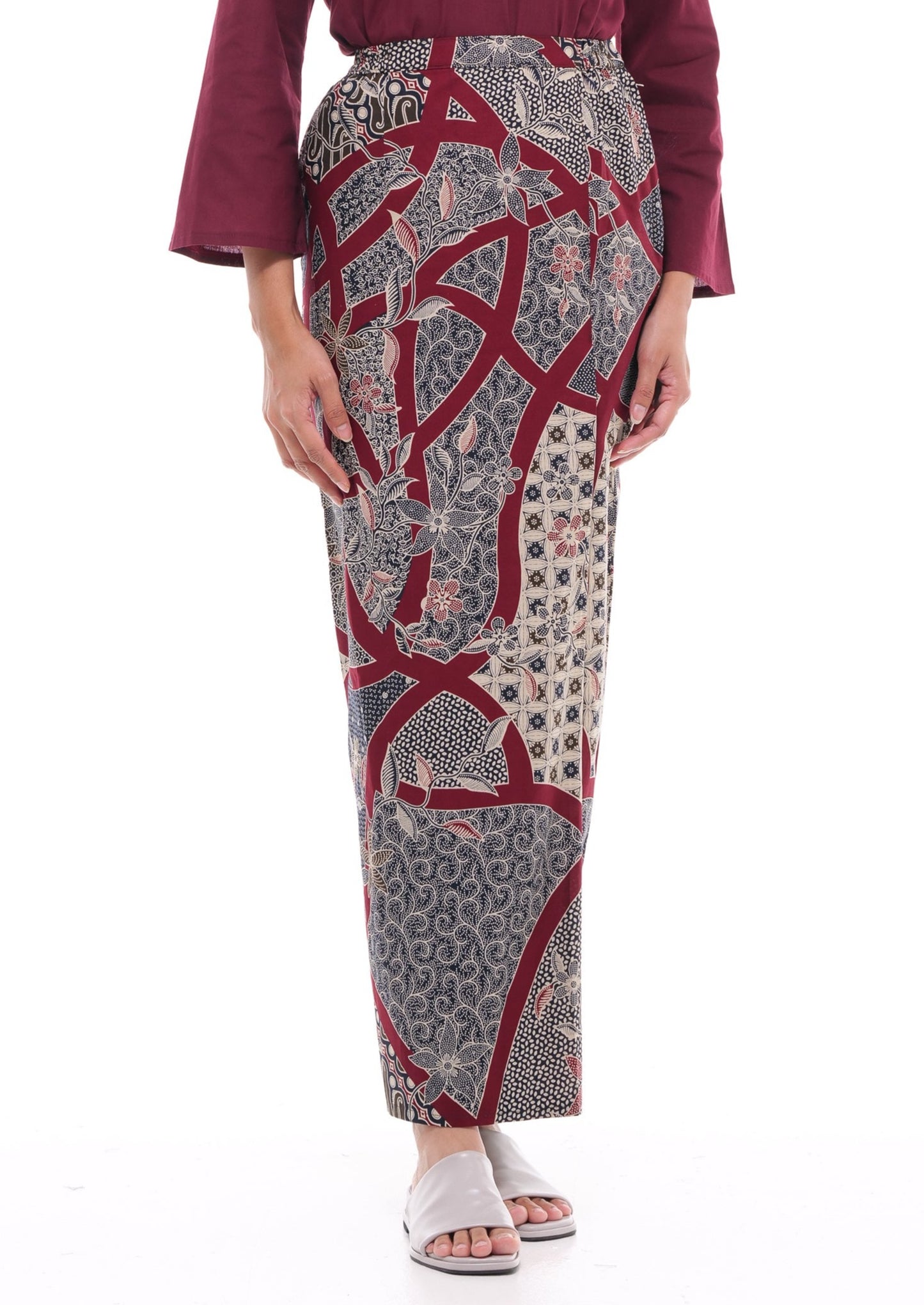 Junaida Sarung in Maroon