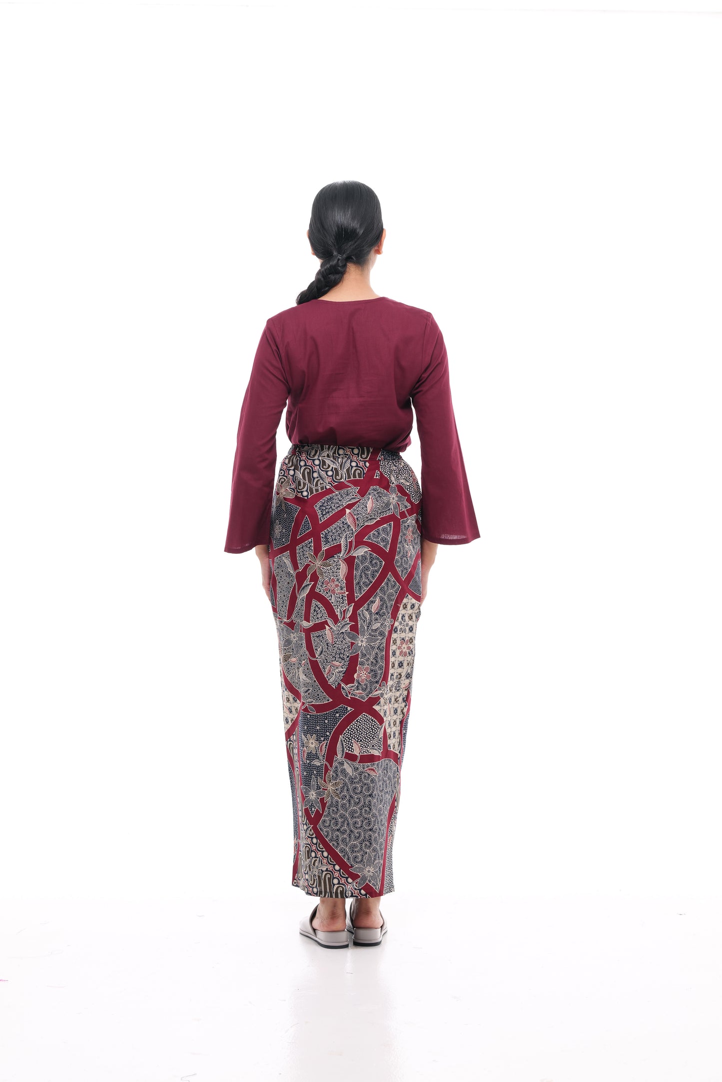 Junaida Sarung in Maroon