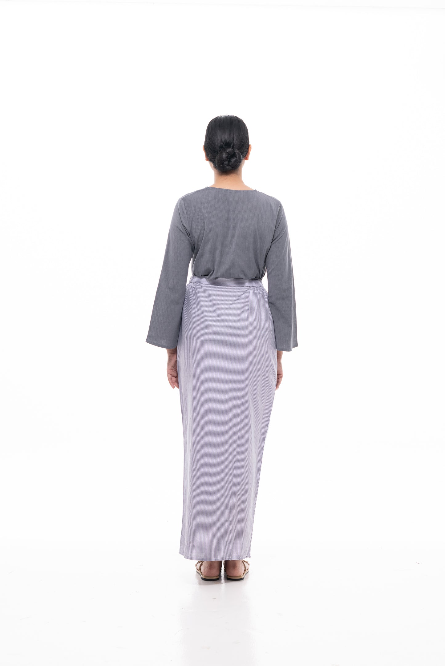 Janya Sarung in Grey
