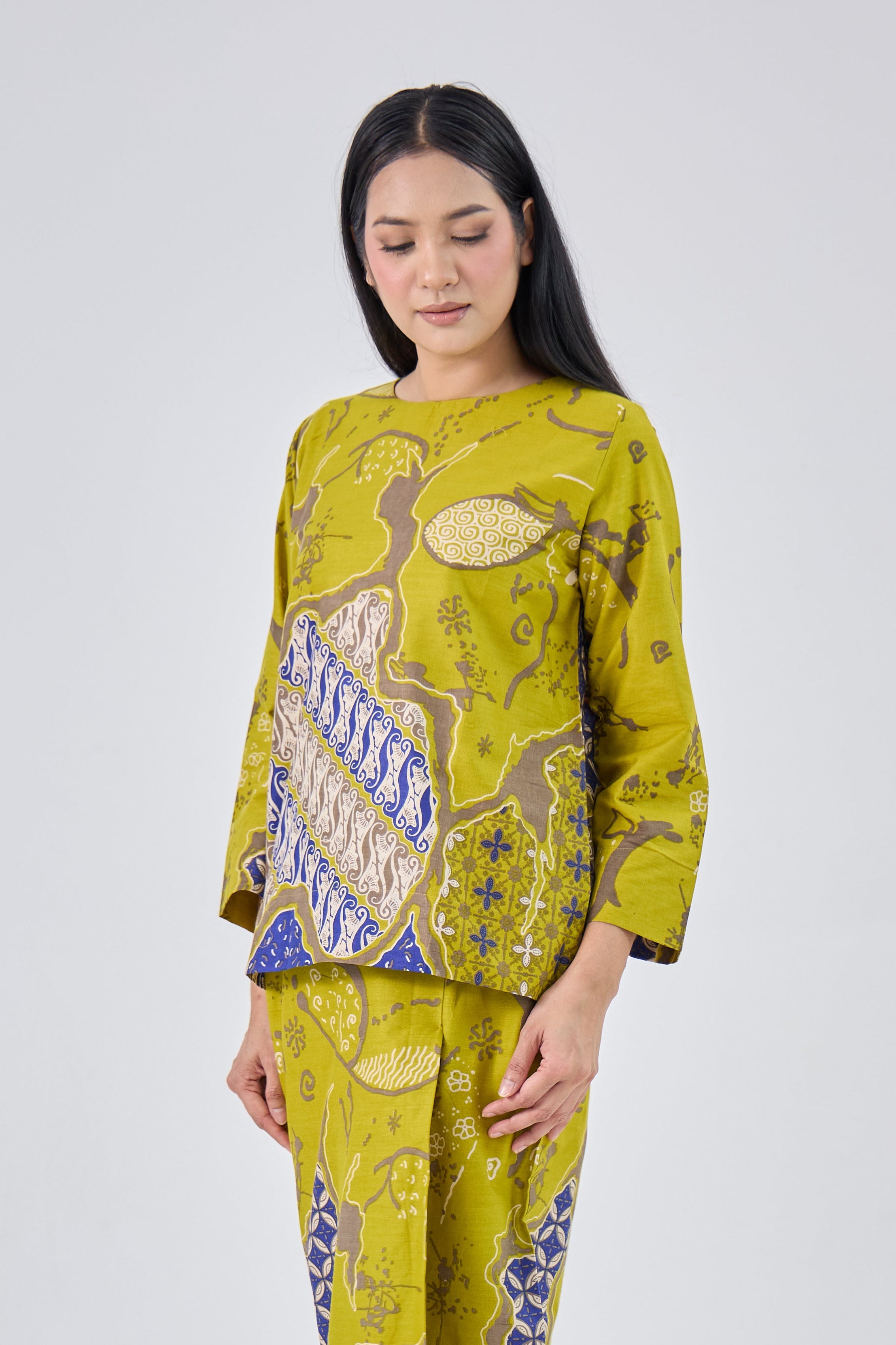Mirah in Yellow