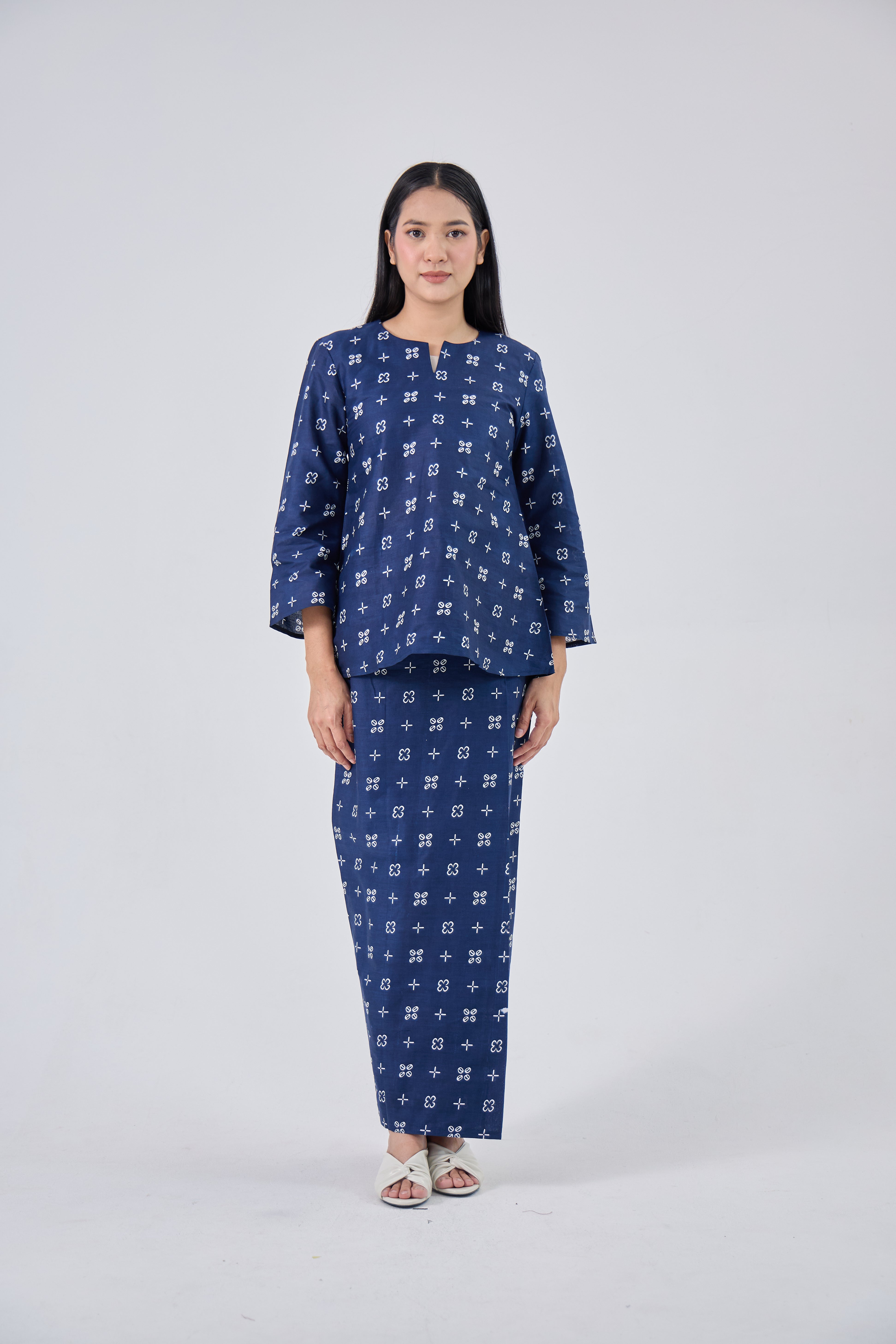 Murni in Blue