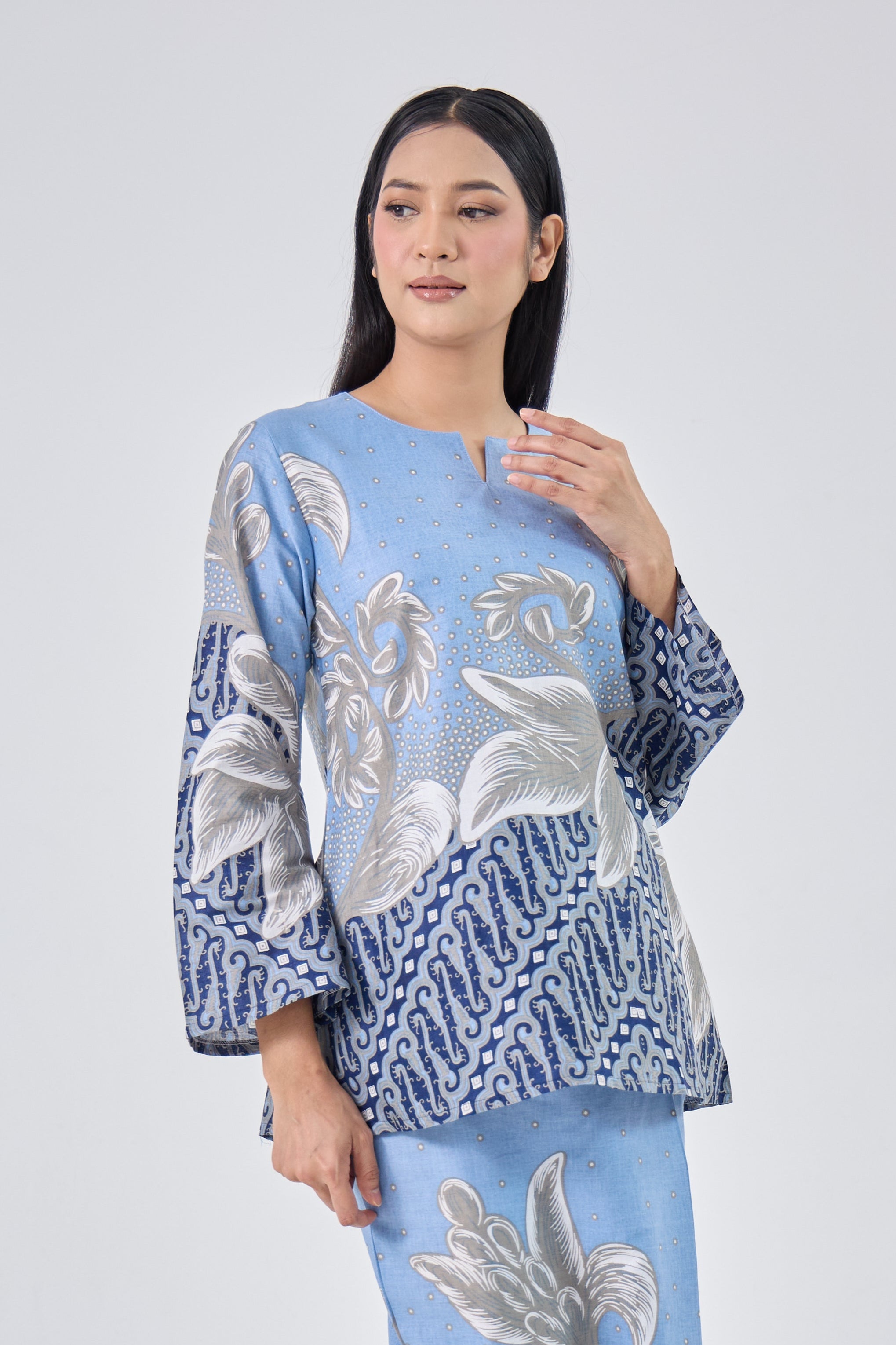 Masayu in Blue