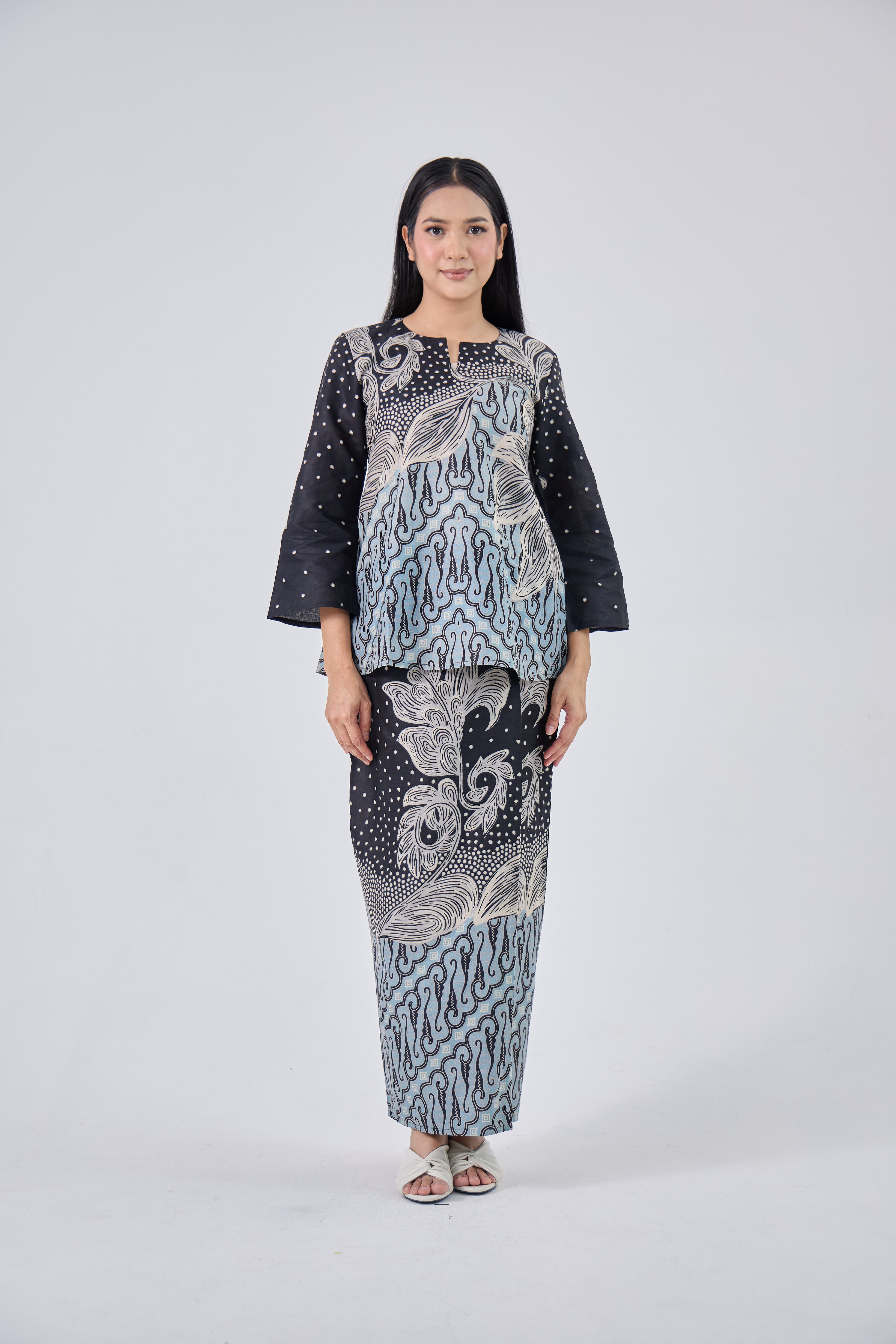 Masayu in Black