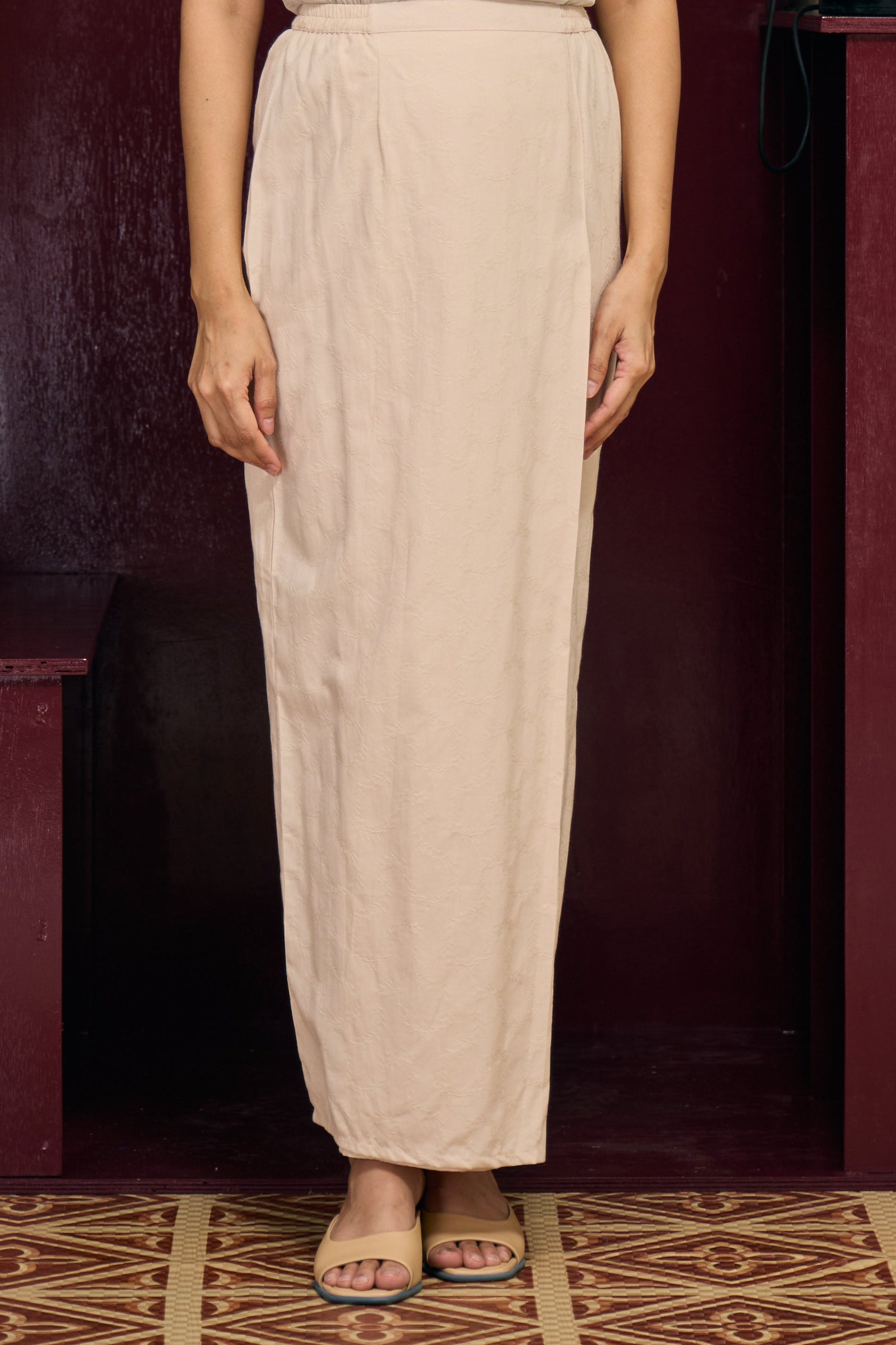 Liana in Cream