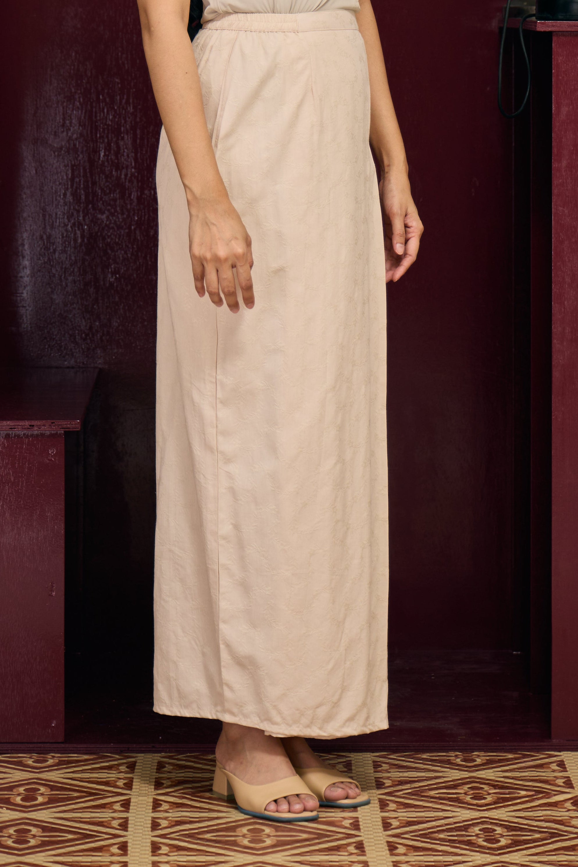 Liana in Cream