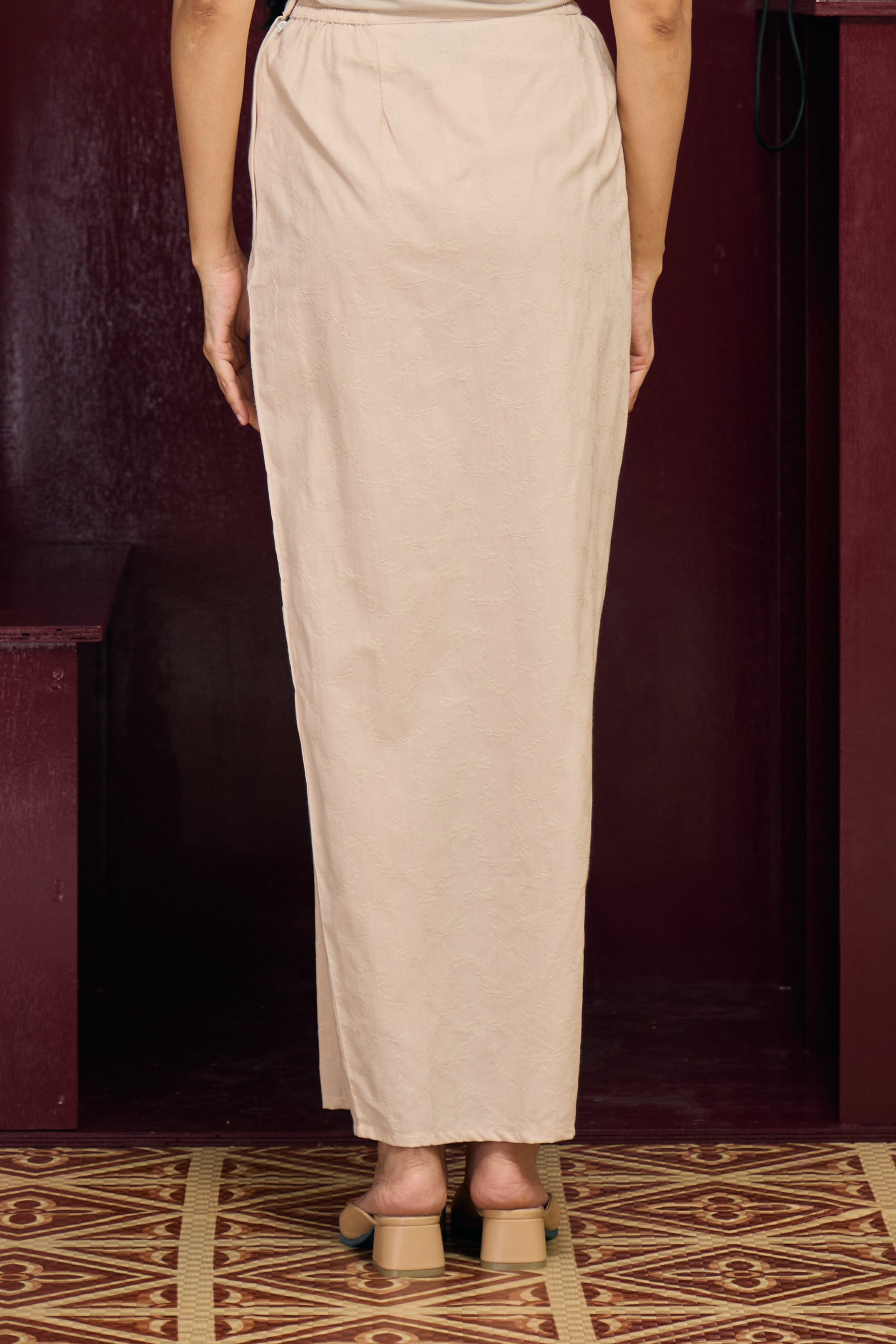 Liana in Cream