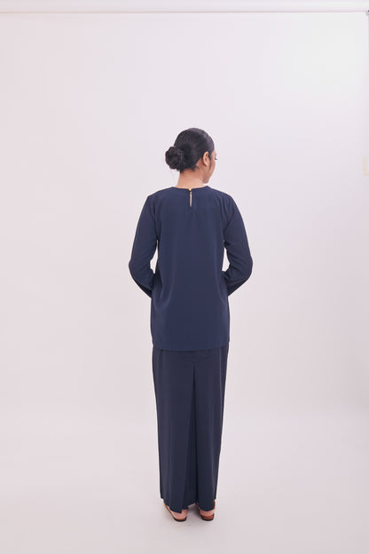 Edza Blouse in Dark Blue